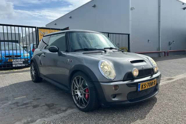 MINI Cooper S (2005) thumbnail 3