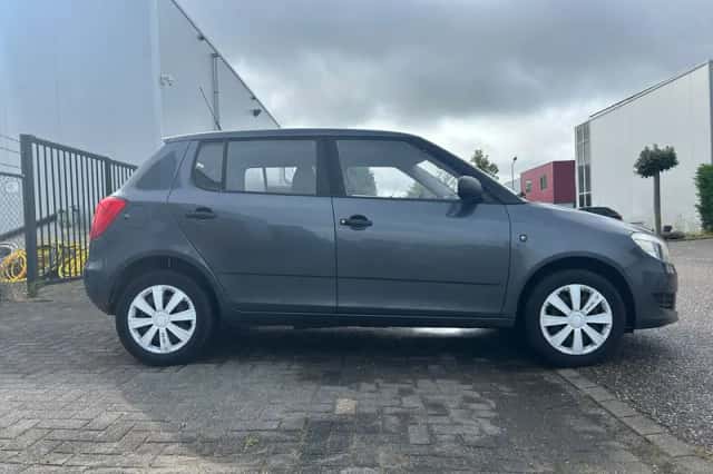 Škoda Fabia (2011) thumbnail 4