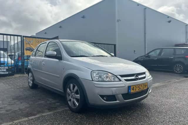 Opel Corsa (2006) thumbnail 3