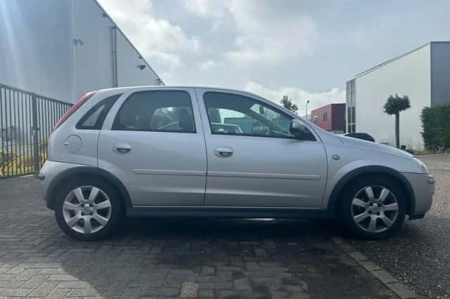 Opel Corsa (2006) thumbnail 4