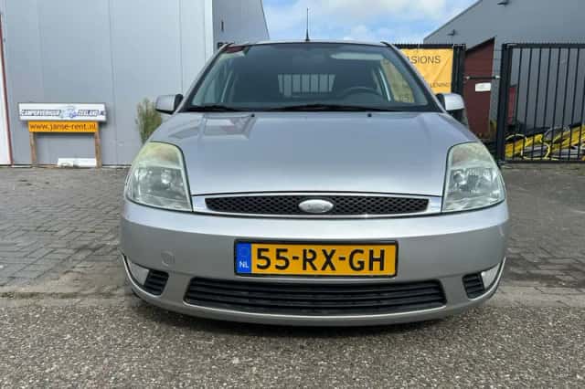 Ford Fiesta (2005) thumbnail 2