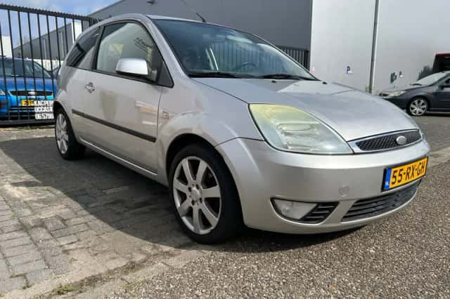 Ford Fiesta (2005) thumbnail 3