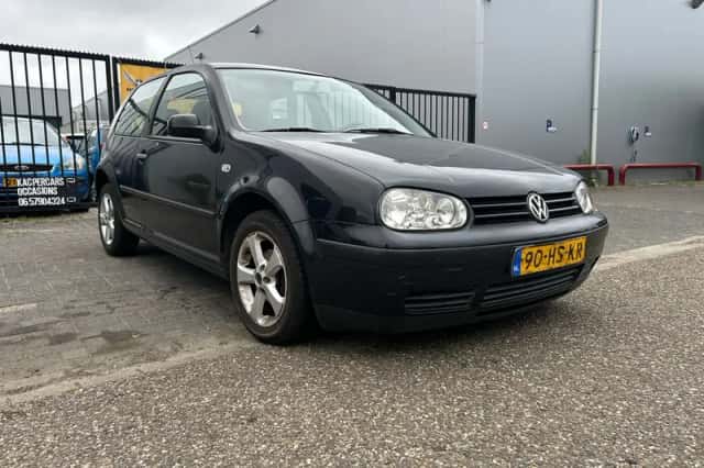 Volkswagen Golf (2001) thumbnail 3