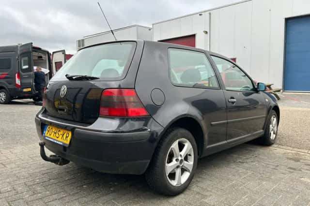 Volkswagen Golf (2001) thumbnail 5