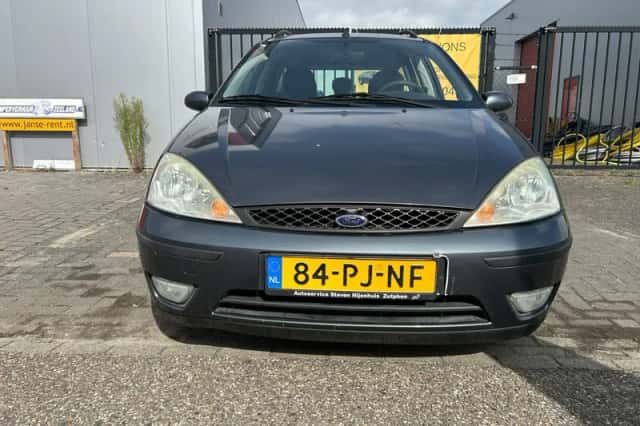 Ford Focus (2004) thumbnail 2