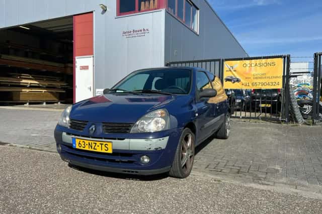 Renault Clio (2004) thumbnail 1