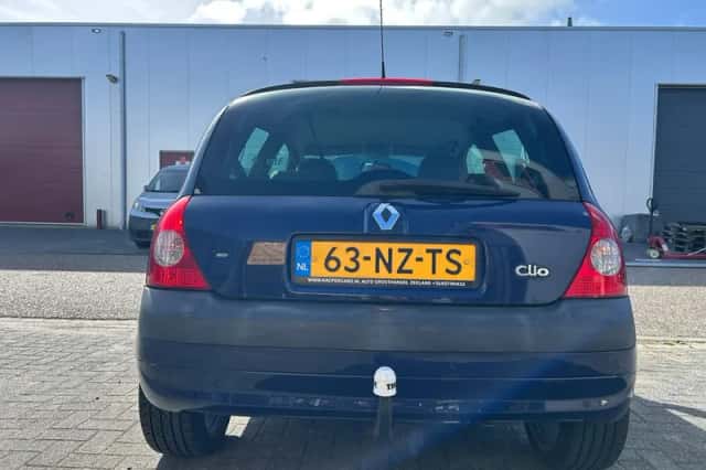 Renault Clio (2004) thumbnail 6