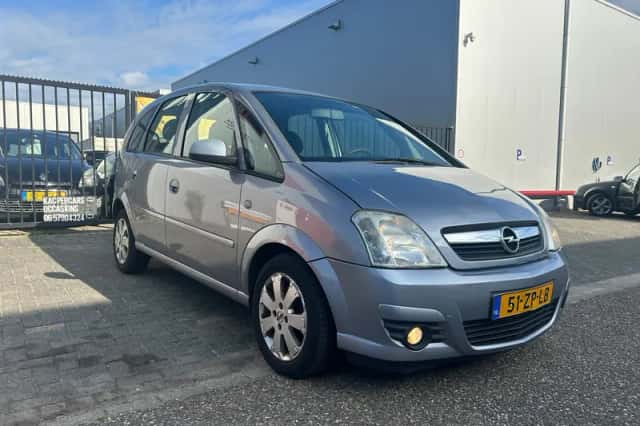 Opel Meriva (2008) thumbnail 3