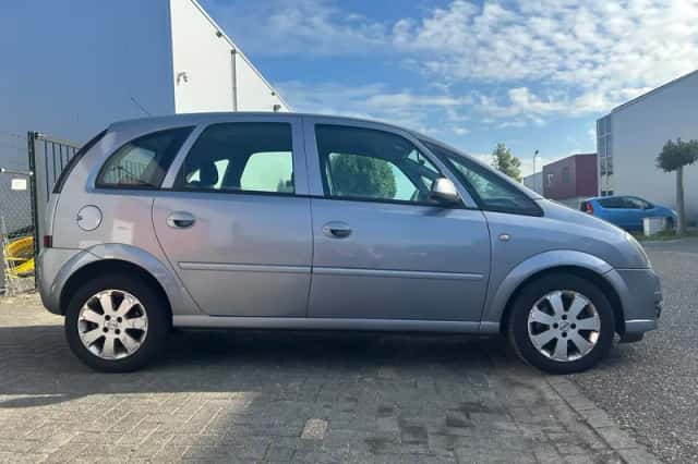 Opel Meriva (2008) thumbnail 4