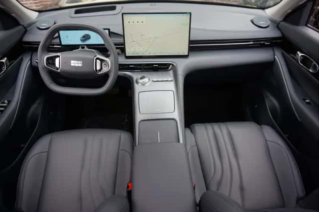 Geely E5 (2026) thumbnail 3