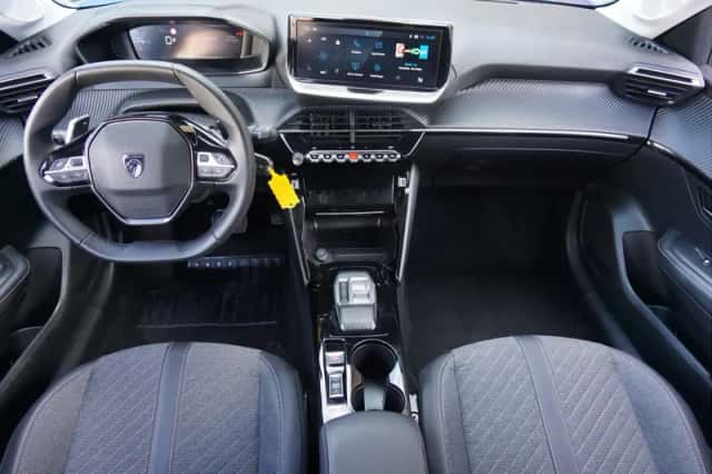 Peugeot 208 (2025) thumbnail 3