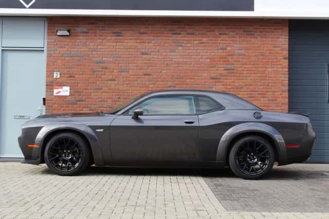 Dodge Challenger (2020) thumbnail 4