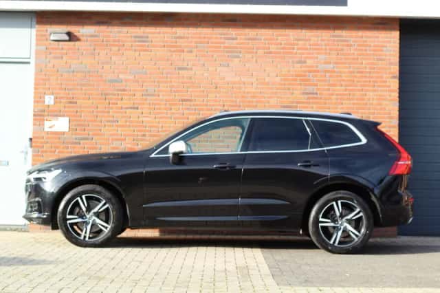 Volvo XC60 (2018) thumbnail 3
