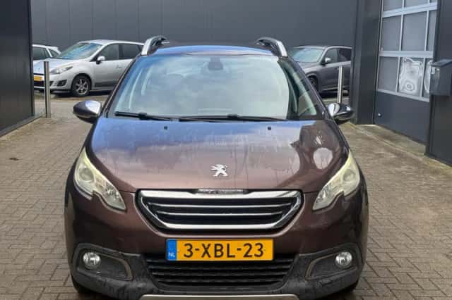 Peugeot 2008 (2014) thumbnail 2