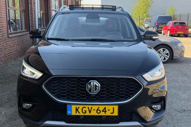 MG ZS (2023) thumbnail 2