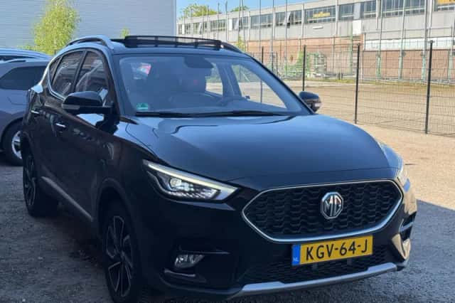 MG ZS (2023) thumbnail 3