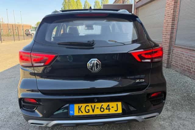 MG ZS (2023) thumbnail 5