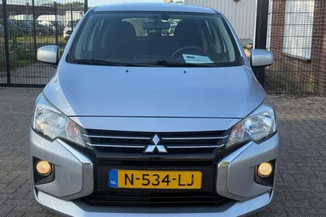 Mitsubishi Space Star (2021) thumbnail 2