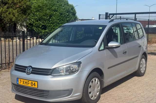 Volkswagen Touran (2014) thumbnail 1