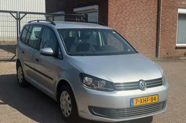 Volkswagen Touran (2014) thumbnail 3