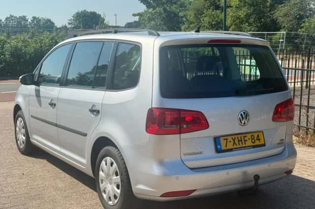 Volkswagen Touran (2014) thumbnail 4