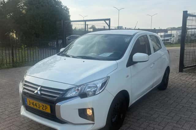 Mitsubishi Space Star (2020) thumbnail 1