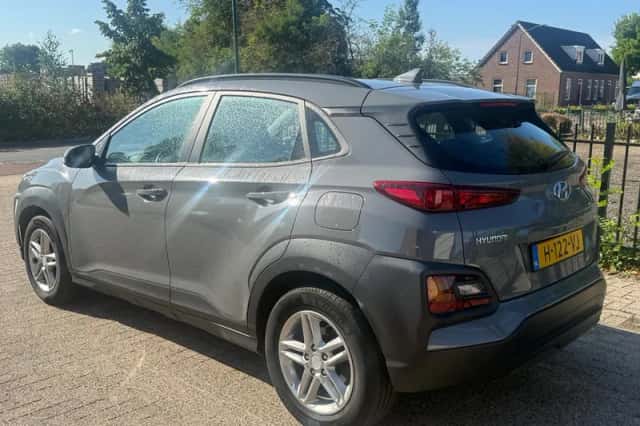 Hyundai Kona (2020) thumbnail 4