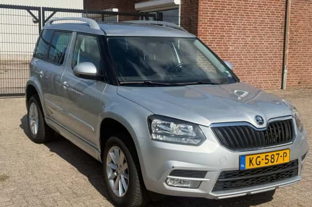 Škoda Yeti (2016) thumbnail 3
