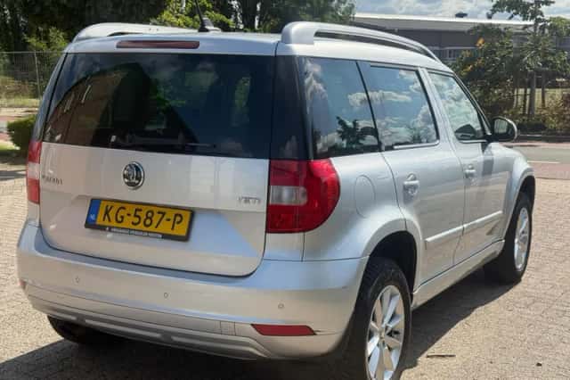 Škoda Yeti (2016) thumbnail 6