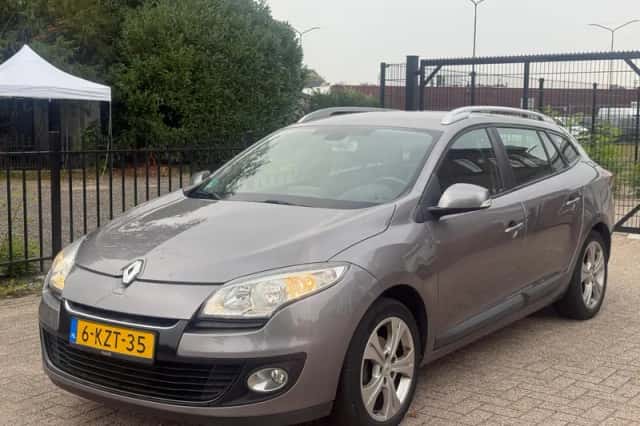 Renault Mégane (2013) thumbnail 1