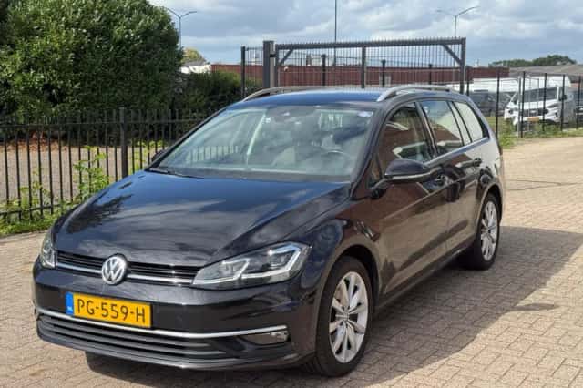 Volkswagen Golf (2017) thumbnail 1