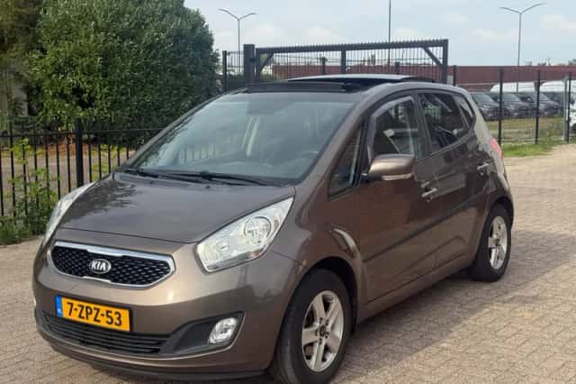 Kia Venga (2015) thumbnail 1