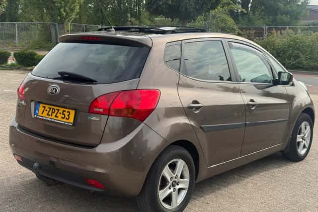 Kia Venga (2015) thumbnail 6
