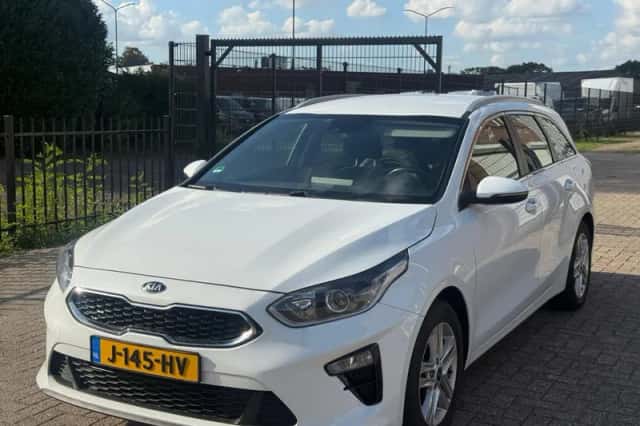 Kia Ceed (2020) thumbnail 1
