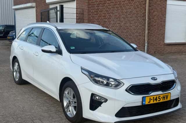Kia Ceed (2020) thumbnail 3