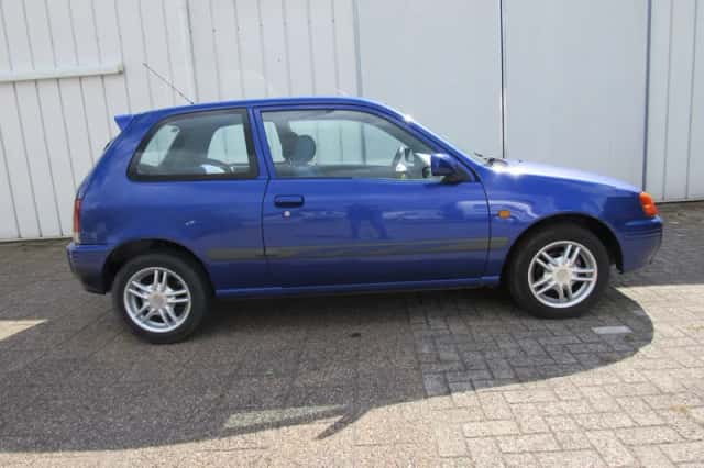 Toyota Starlet (1998) thumbnail 6