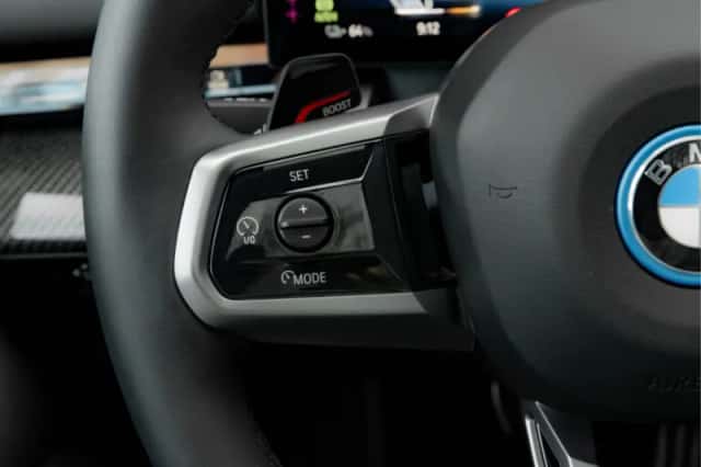 BMW i5 (2025) thumbnail 4