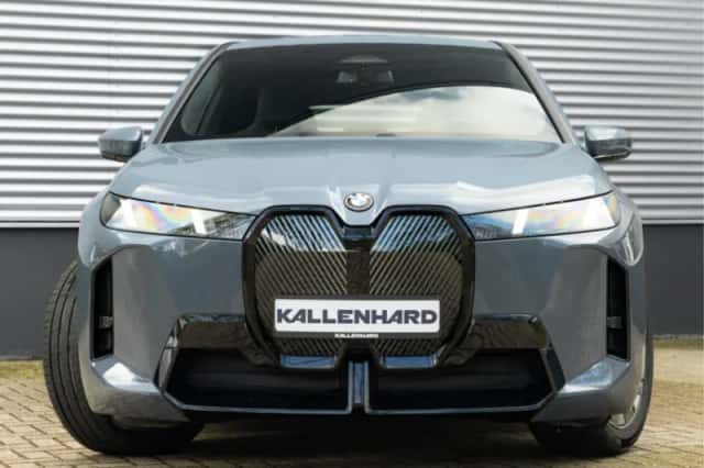 BMW iX (2025) thumbnail 2
