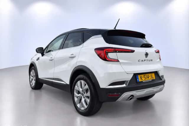 Renault Captur (2021) thumbnail 2