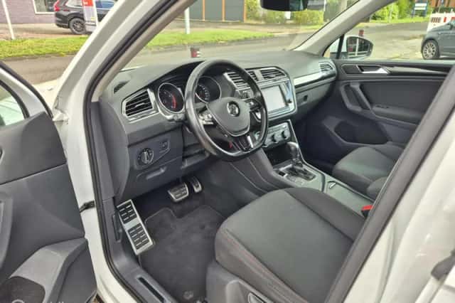 Volkswagen Tiguan (2017) thumbnail 5