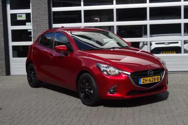 Mazda 2 (2019) thumbnail 2