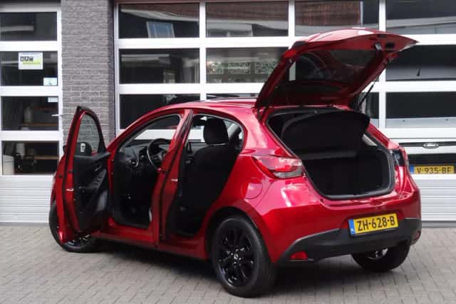 Mazda 2 (2019) thumbnail 6