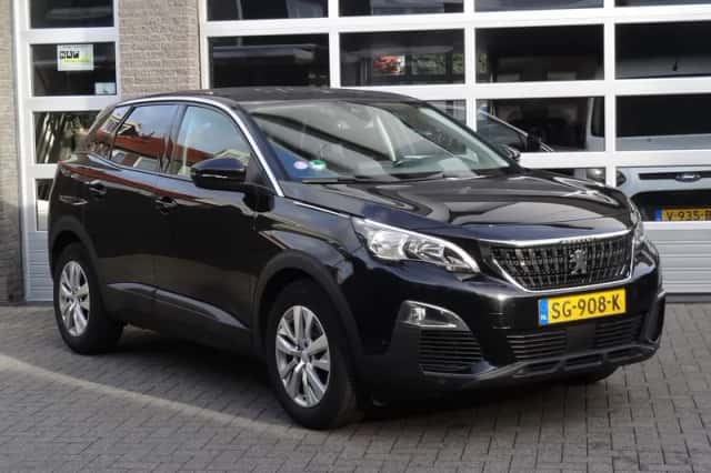 Peugeot 3008 (2018) thumbnail 2