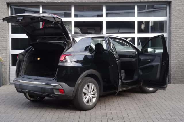 Peugeot 3008 (2018) thumbnail 5