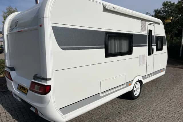 Hobby De Luxe (2023) thumbnail 3