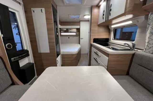 Hobby De Luxe (2023) thumbnail 3