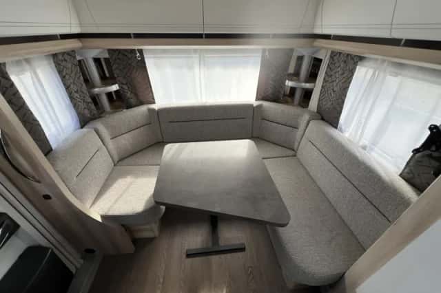Hobby De Luxe (2024) thumbnail 6
