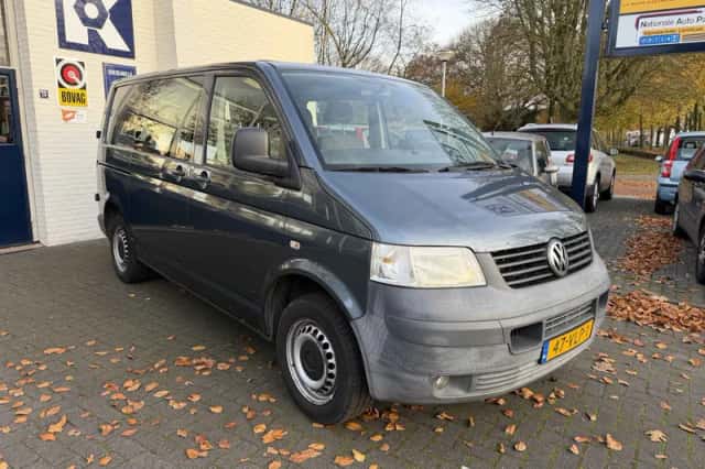 Volkswagen Transporter (2008) thumbnail 3
