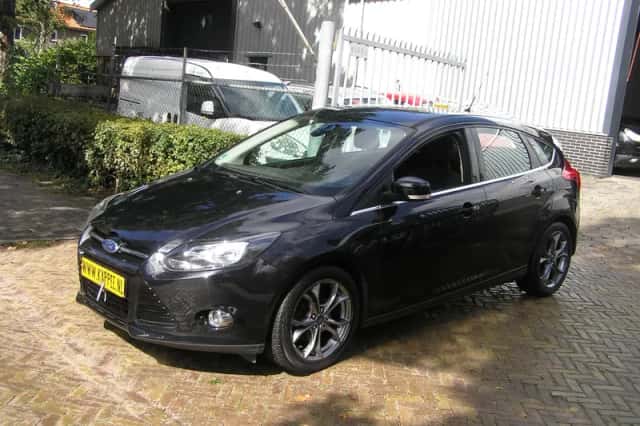 Ford Focus (2013) thumbnail 1