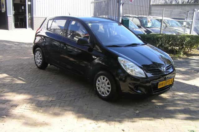 Hyundai i20 (2012) thumbnail 3